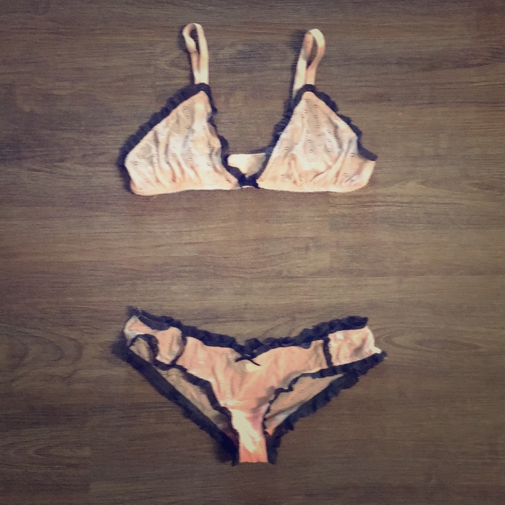NWOT honeydew Intimates Bralette and panty set